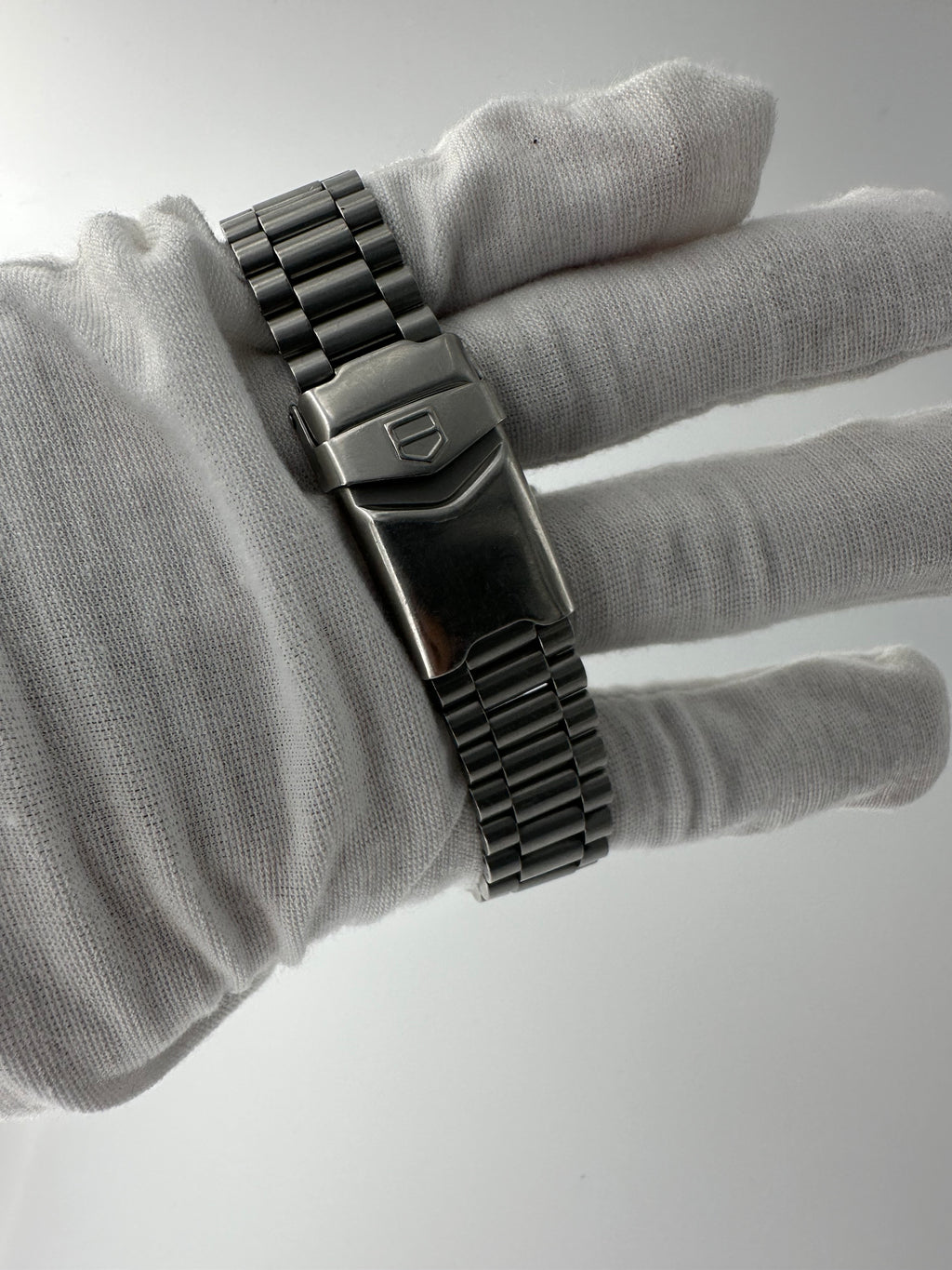 TAG Heuer 962.213 Professional Men’s Quartz Watch – Swiss Made