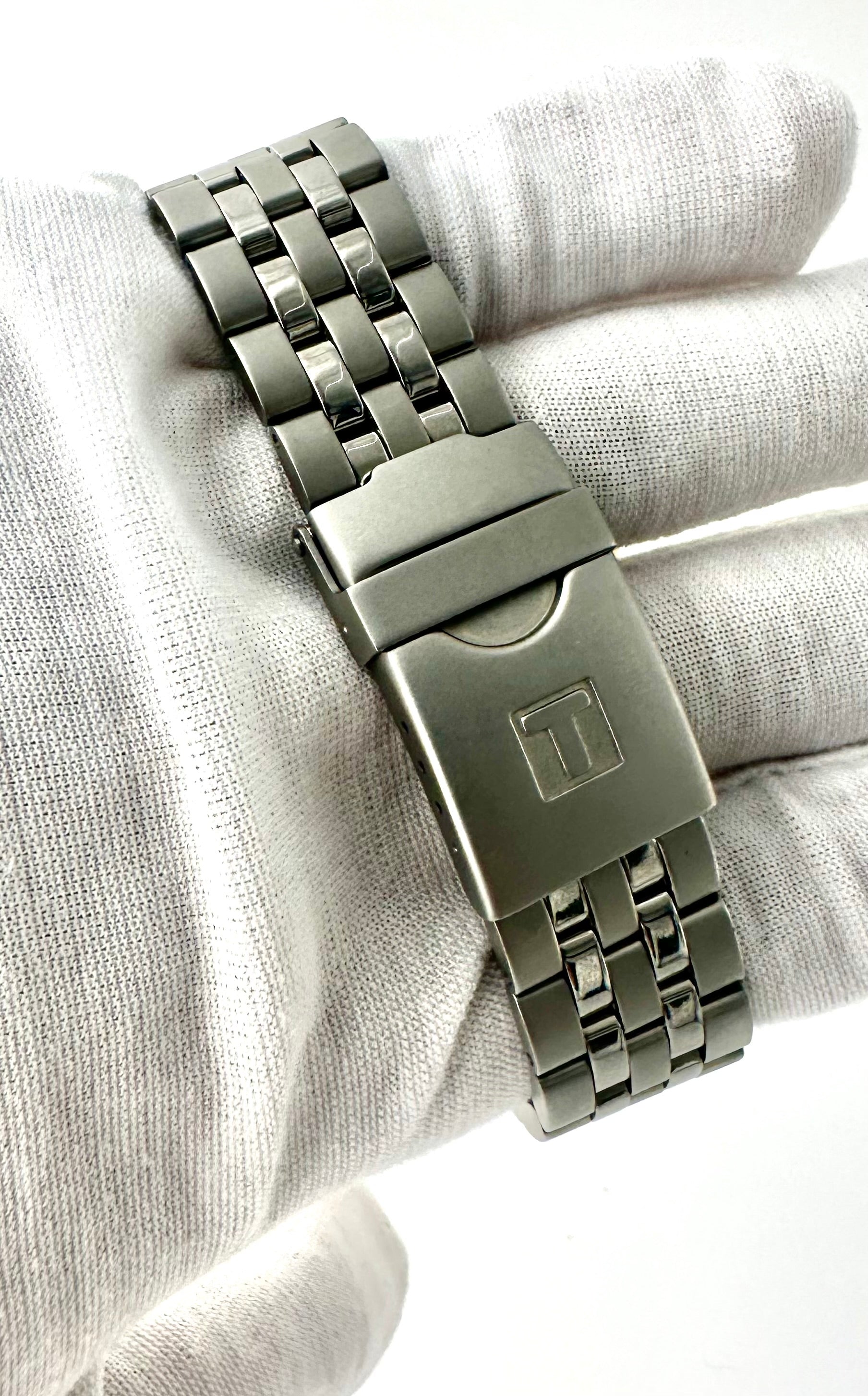 Tissot P367/467 Chronograph Men’s Watch – 1980 – Swiss Made – 42mm